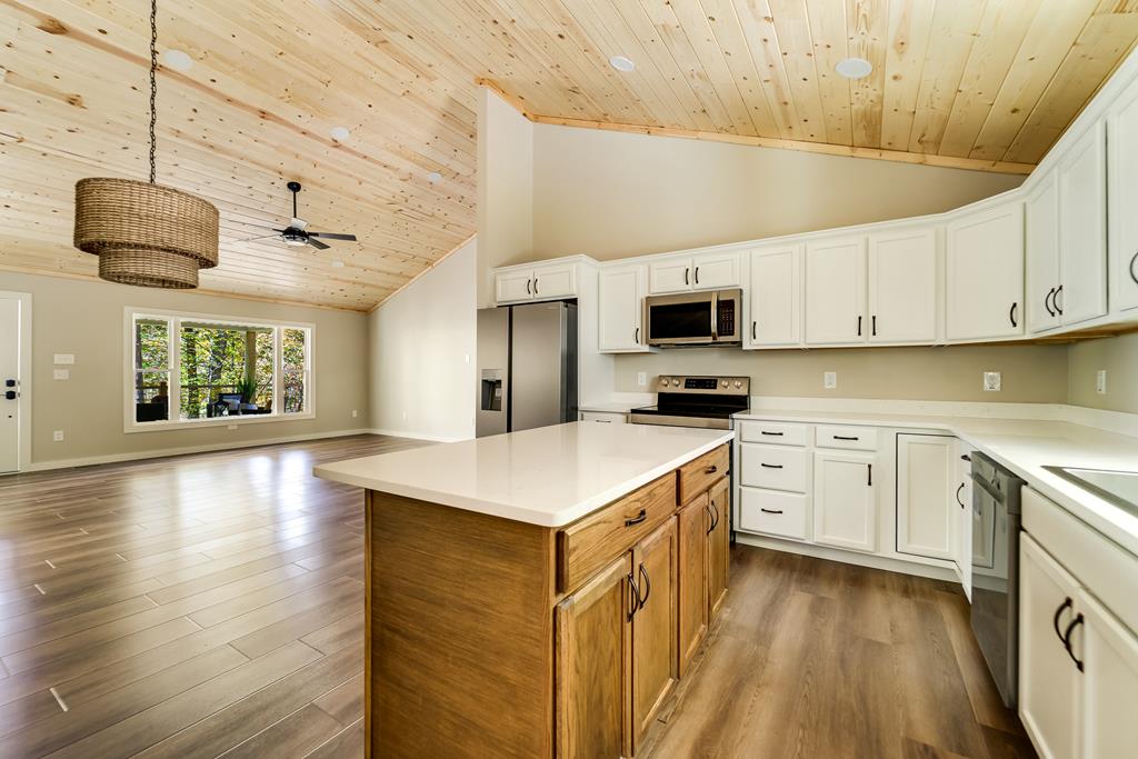 241 Fallen Oak Dr, Sylva