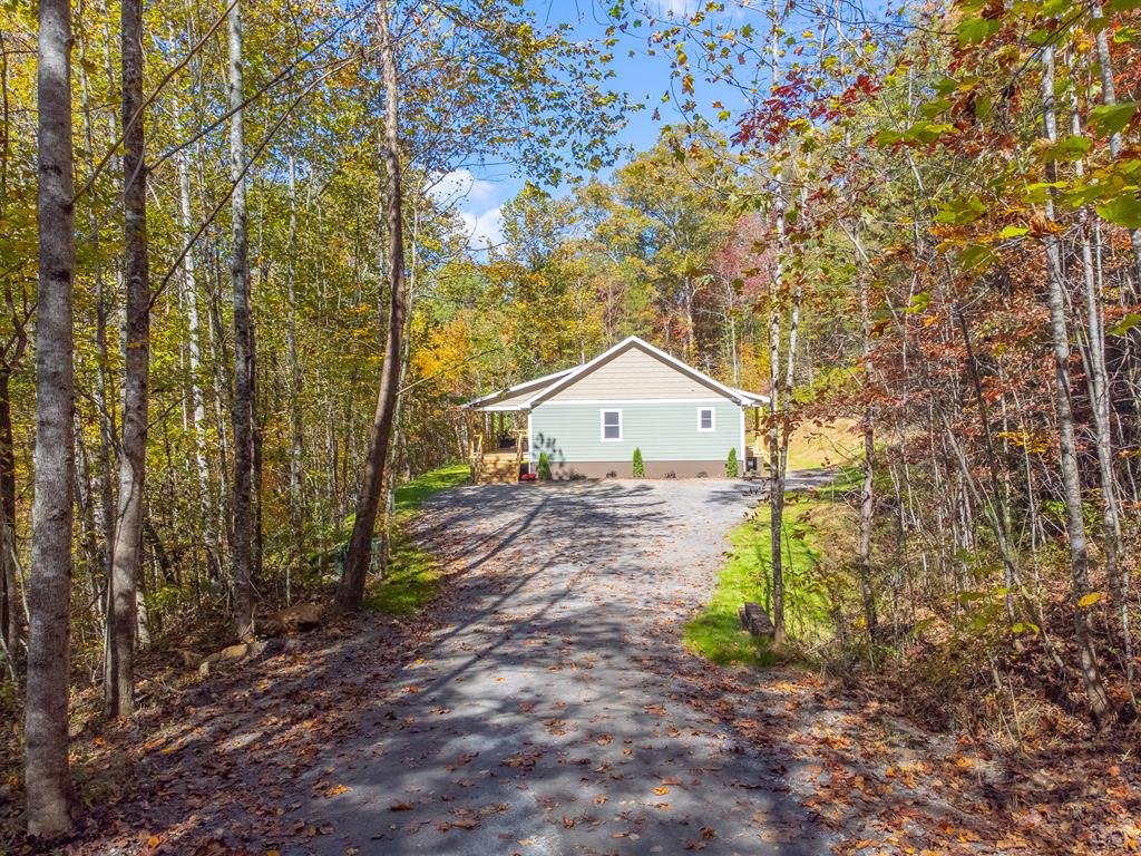 241 Fallen Oak Dr, Sylva