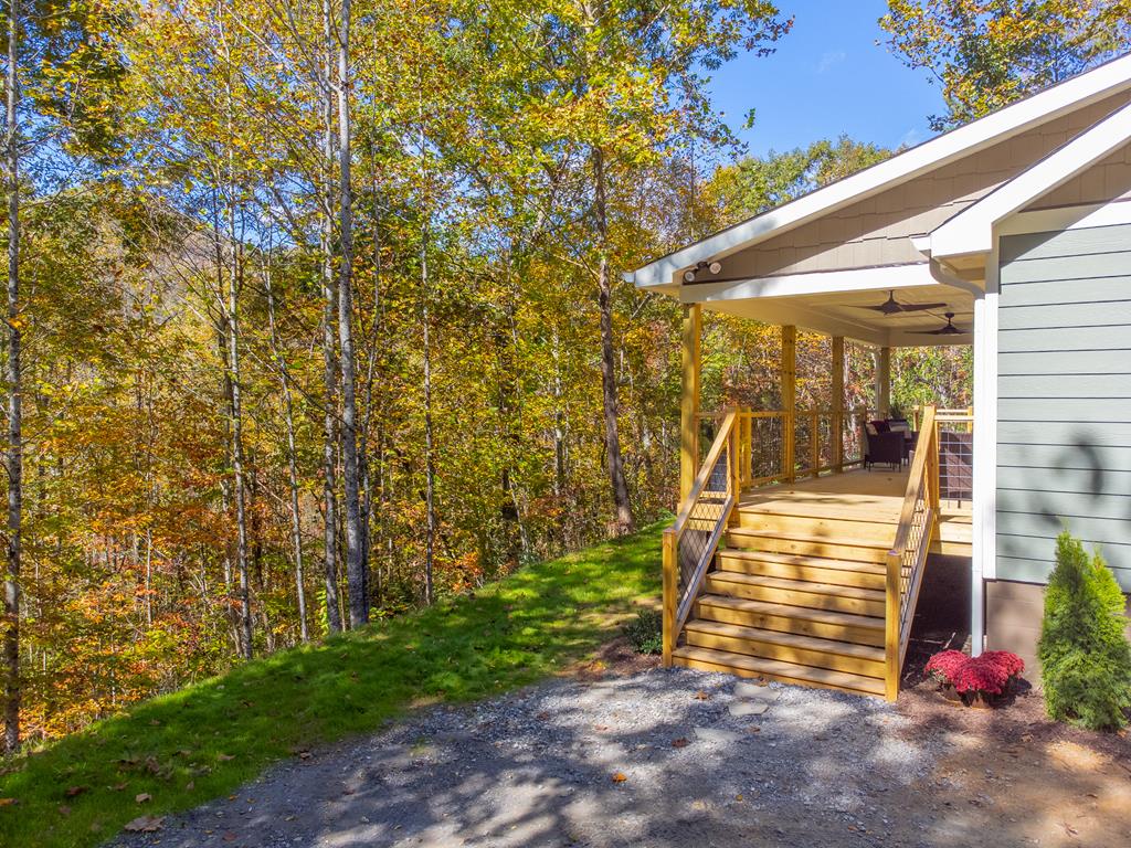 241 Fallen Oak Dr, Sylva