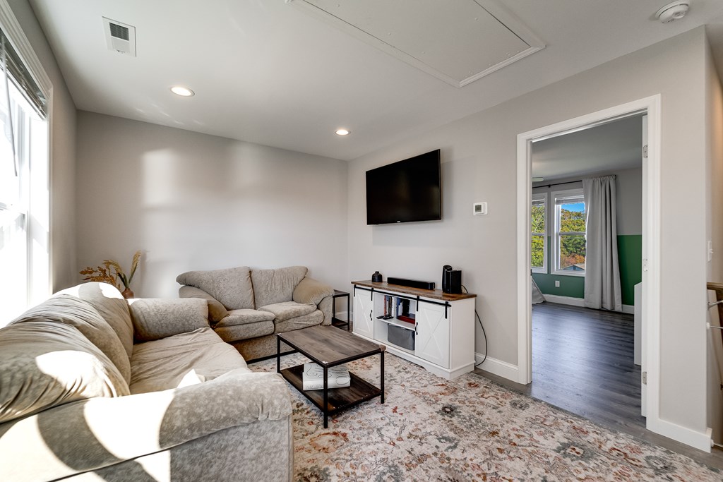 955 N Canton Rd, Canton