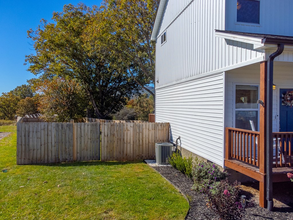 955 N Canton Rd, Canton