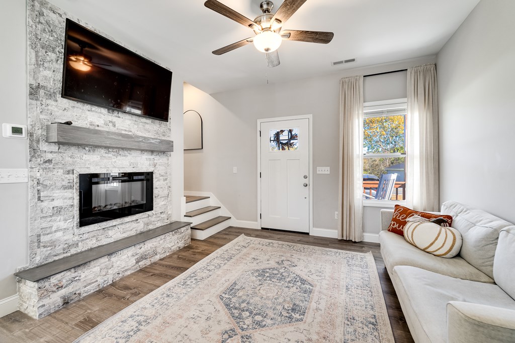 955 N Canton Rd, Canton