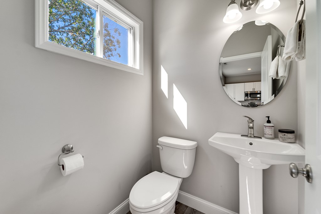 955 N Canton Rd, Canton