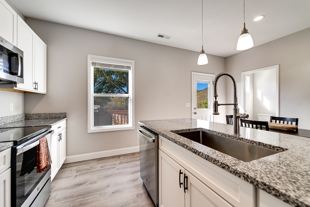 955 N Canton Rd, Canton