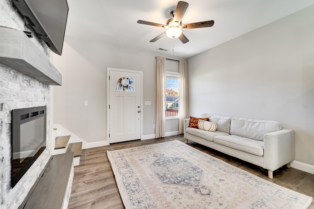 955 N Canton Rd, Canton