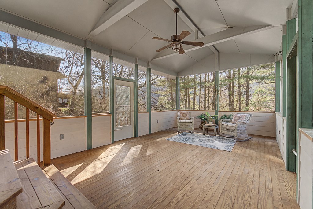 1037 N Country Club Dr