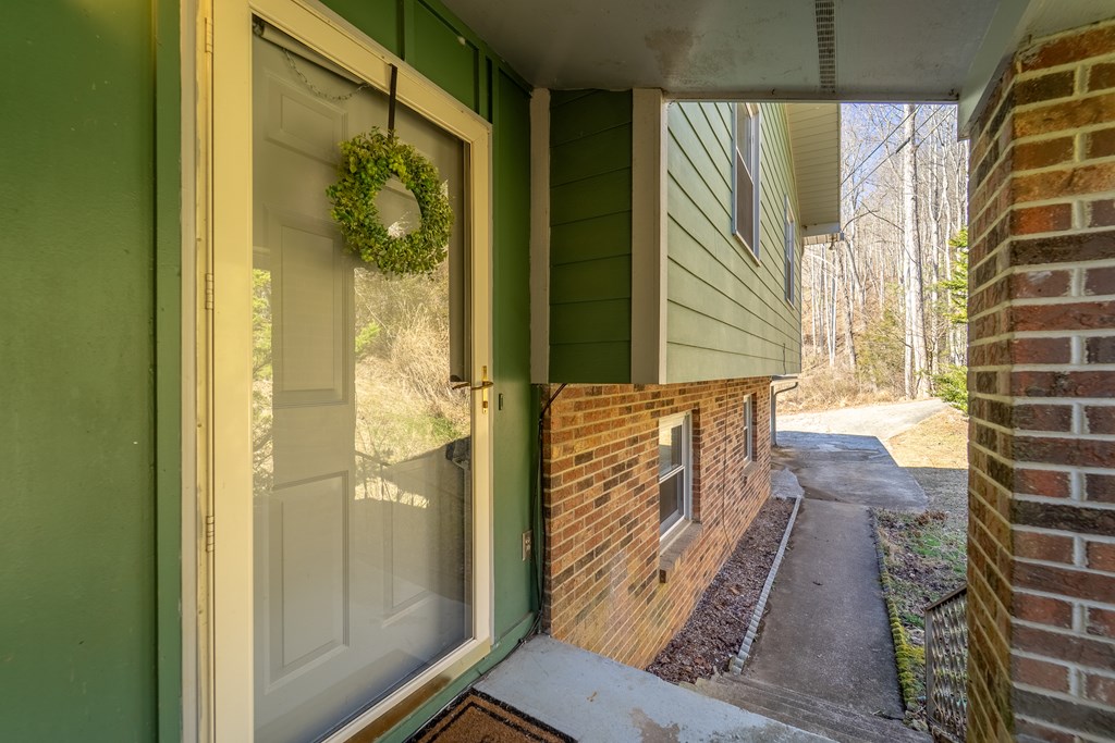 1037 N Country Club Dr