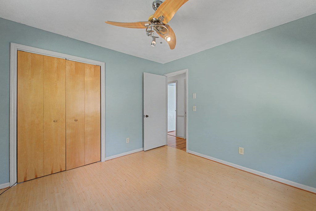 1037 N Country Club Dr