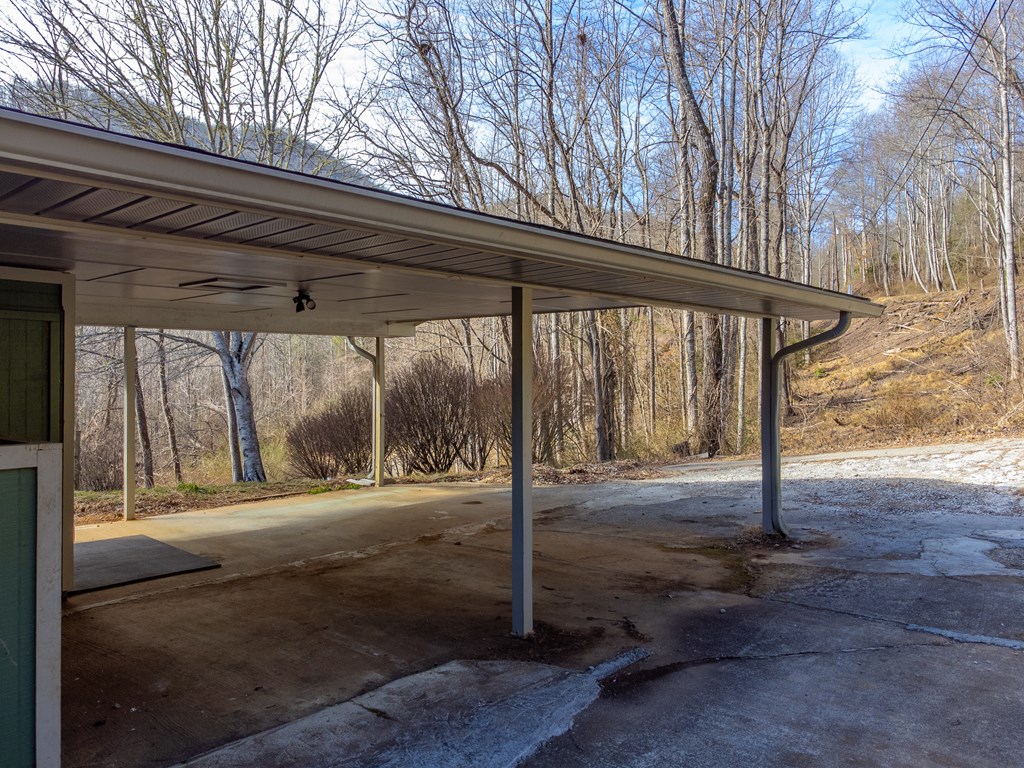 1037 N Country Club Dr