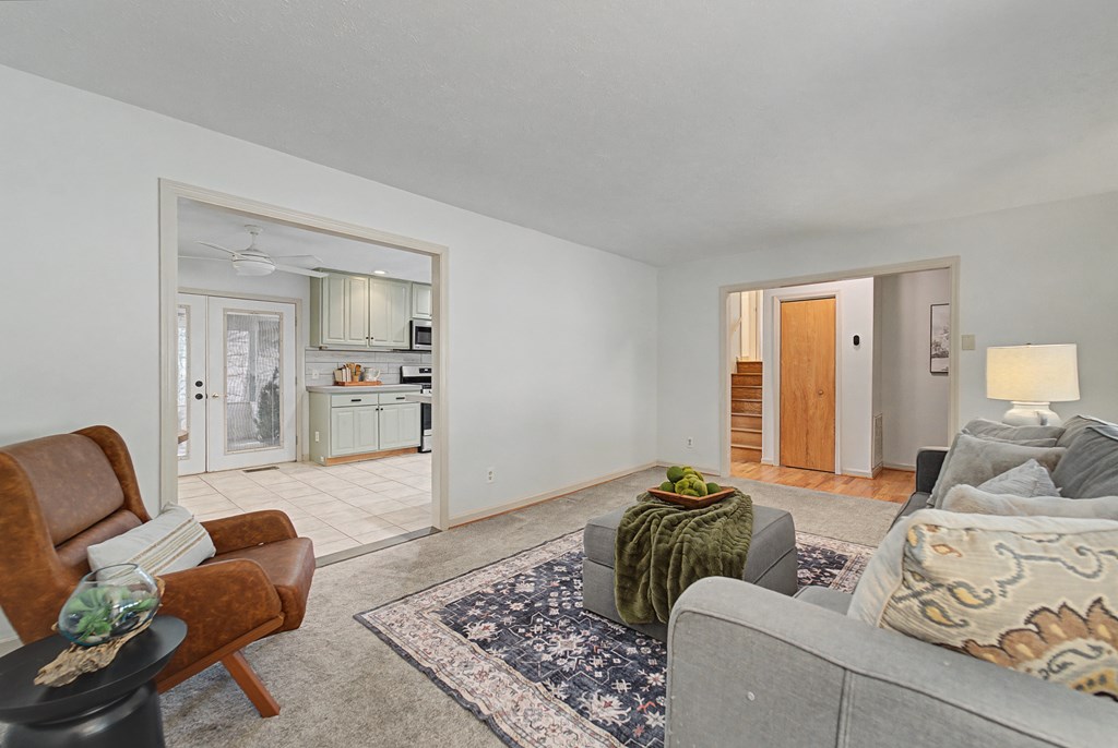 1037 N Country Club Dr