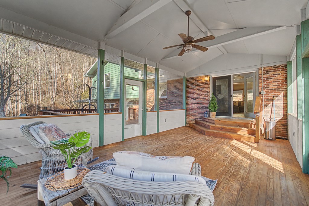 1037 N Country Club Dr