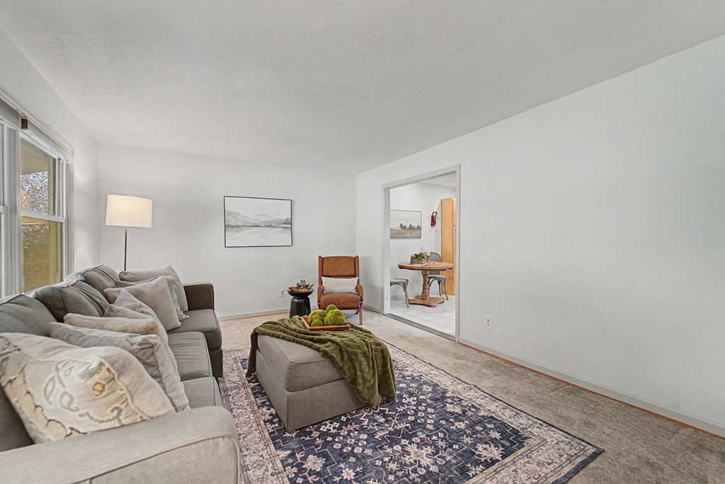 1037 N Country Club Dr