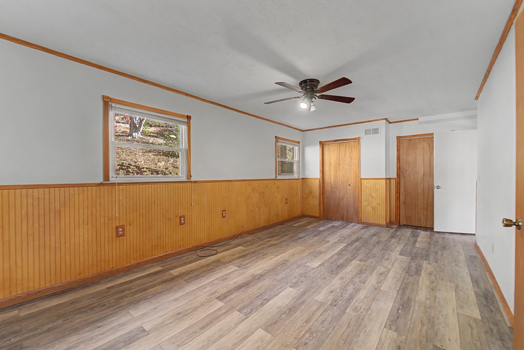 1037 N Country Club Dr