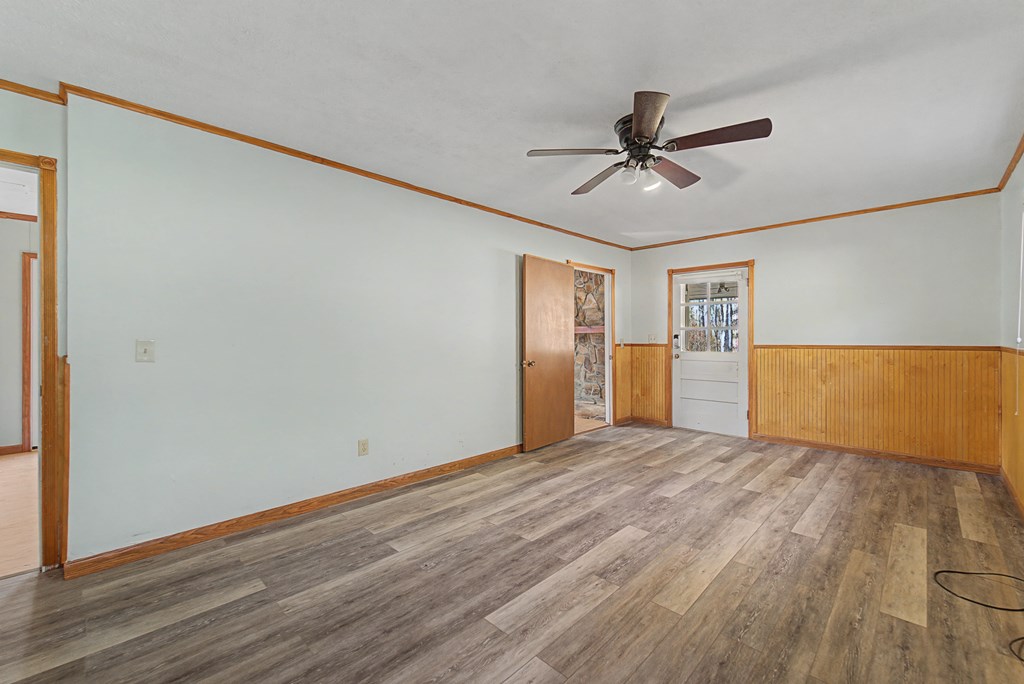 1037 N Country Club Dr