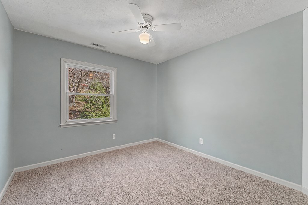 1037 N Country Club Dr