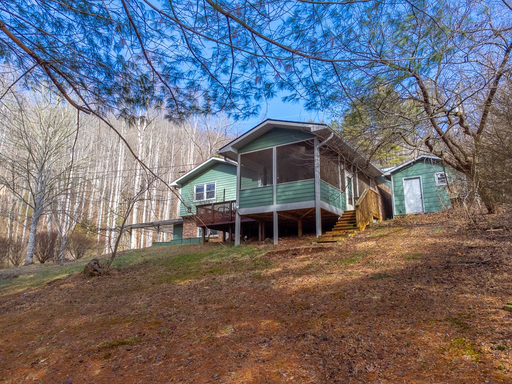 1037 N Country Club Dr