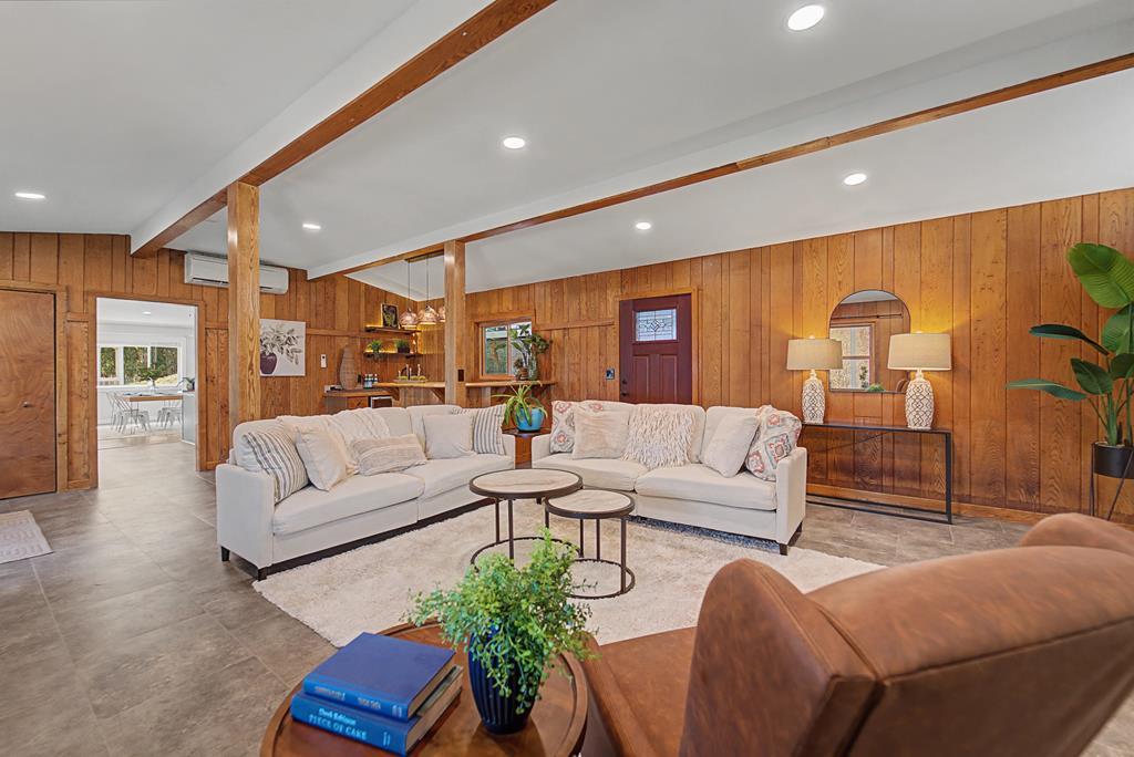 240 N Country Club Dr