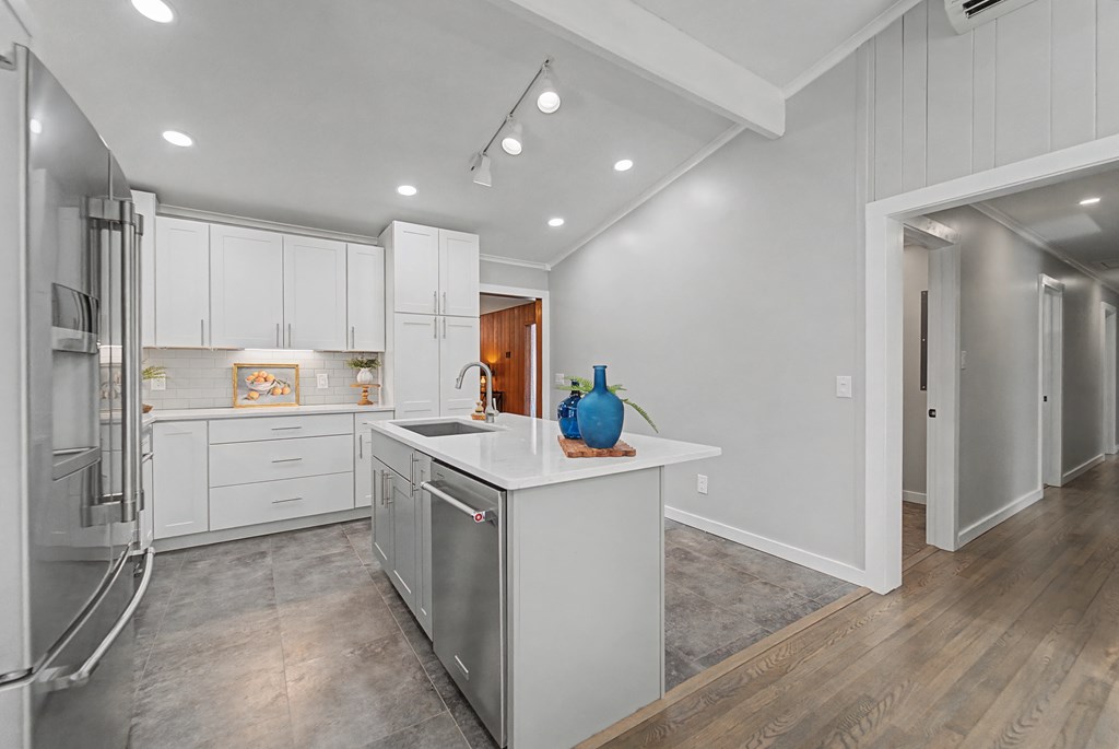 240 N Country Club Dr