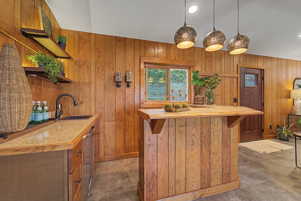 240 N Country Club Dr