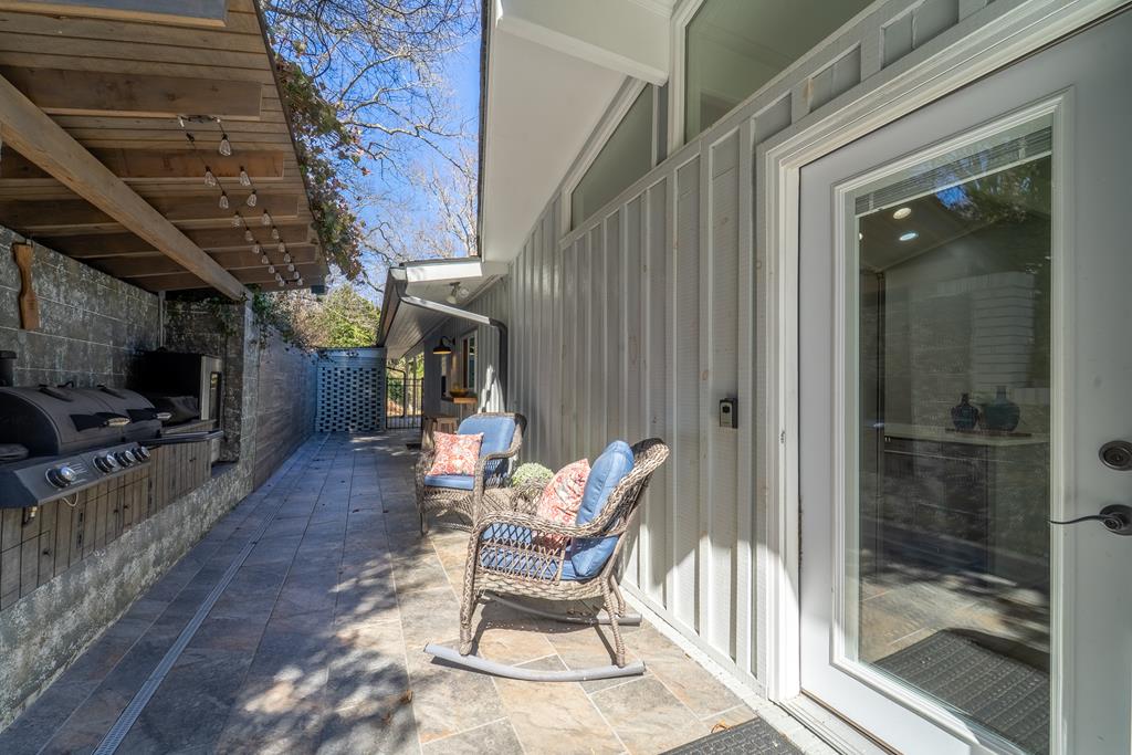 240 N Country Club Dr