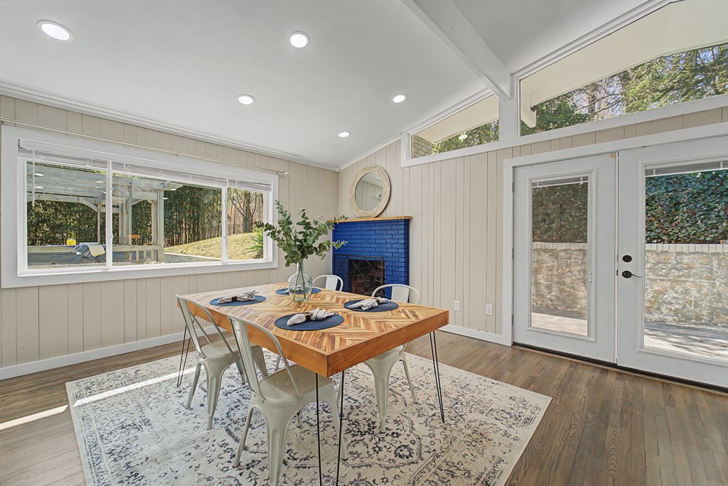 240 N Country Club Dr