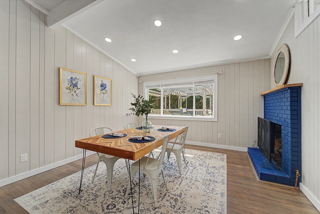 240 N Country Club Dr