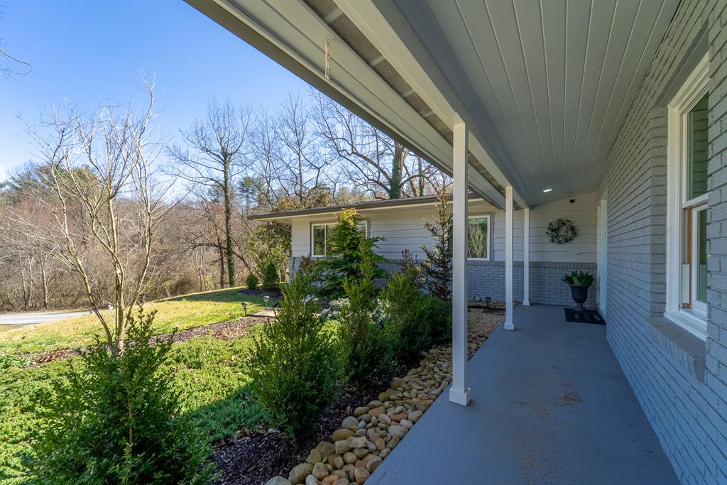 240 N Country Club Dr