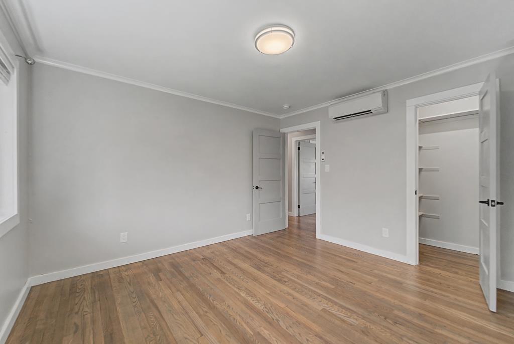 240 N Country Club Dr