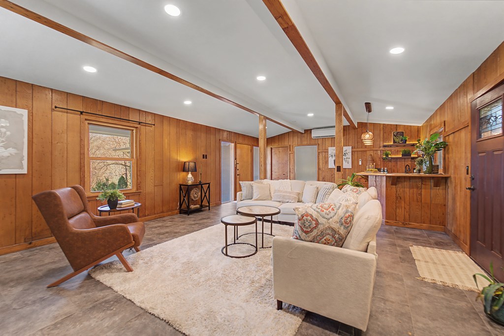 240 N Country Club Dr