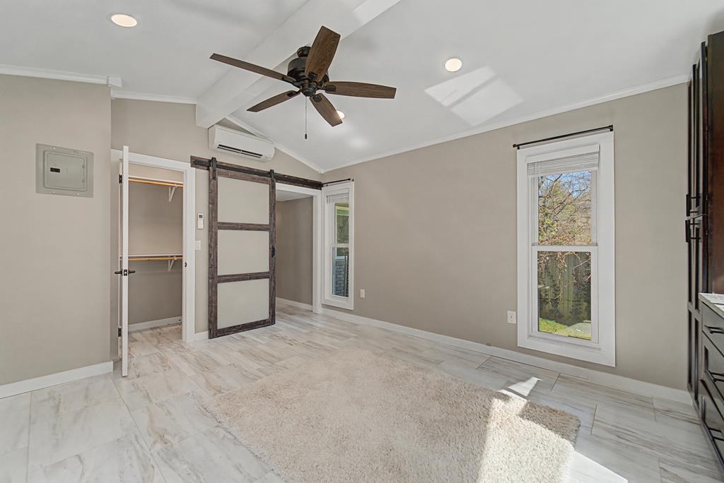 240 N Country Club Dr