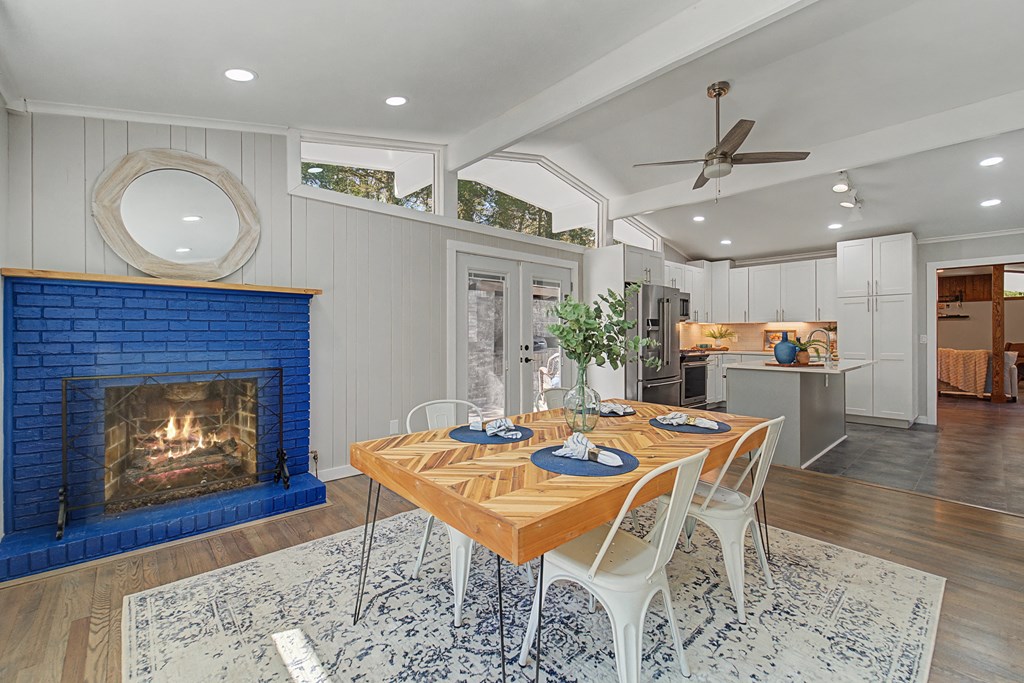 240 N Country Club Dr