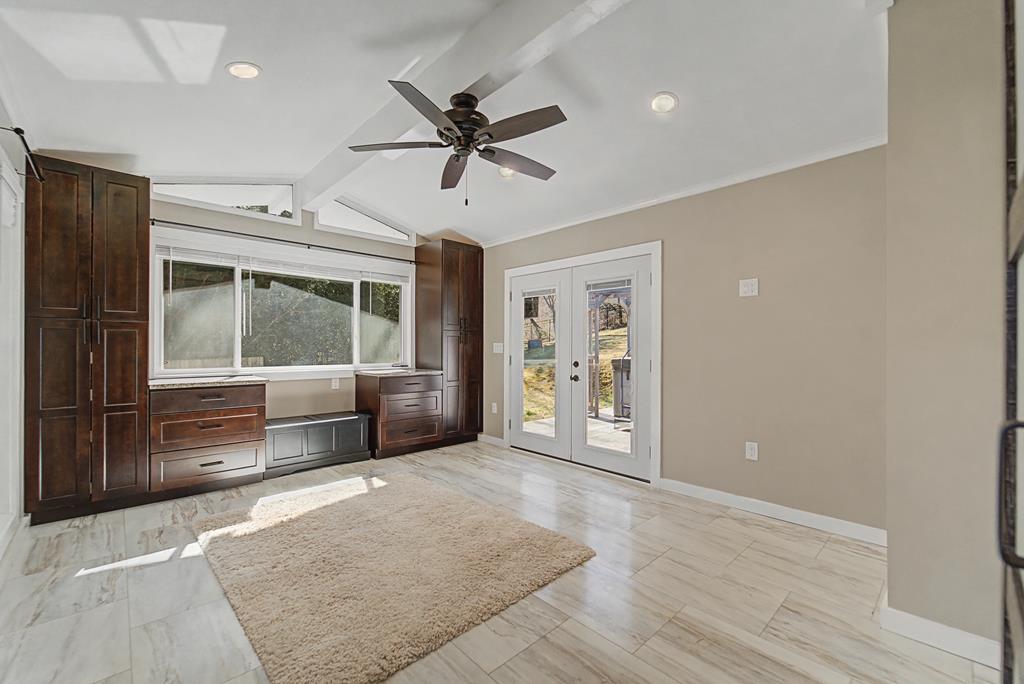 240 N Country Club Dr