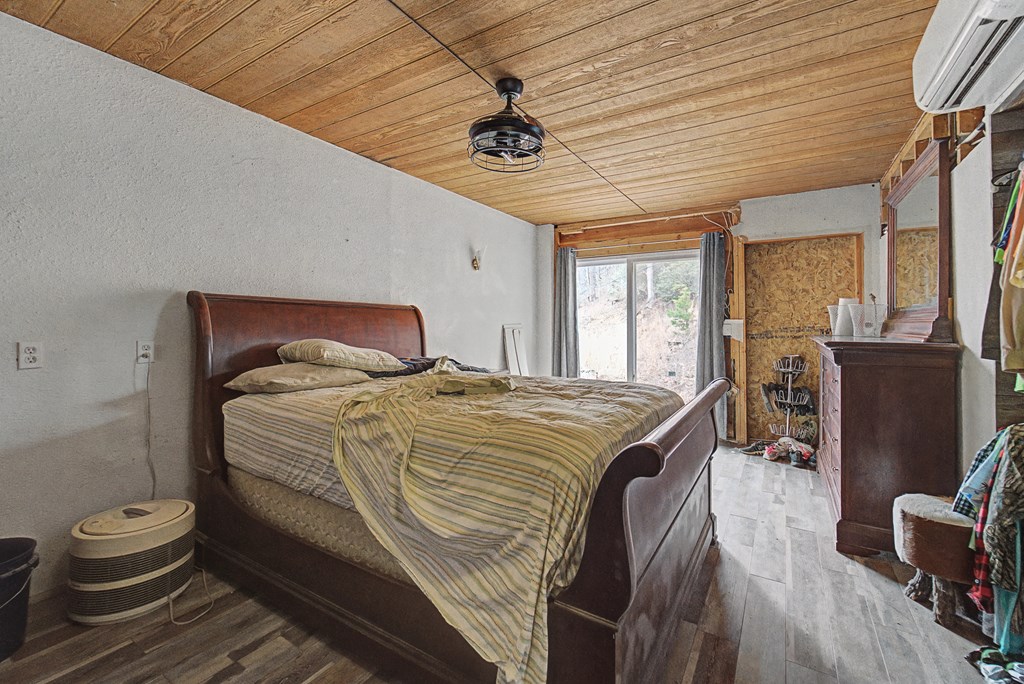 180 Walden Pond Rd
