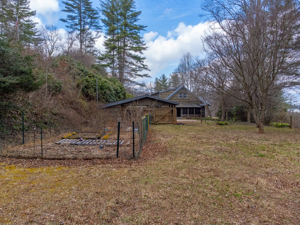 401 S Country Club Dr