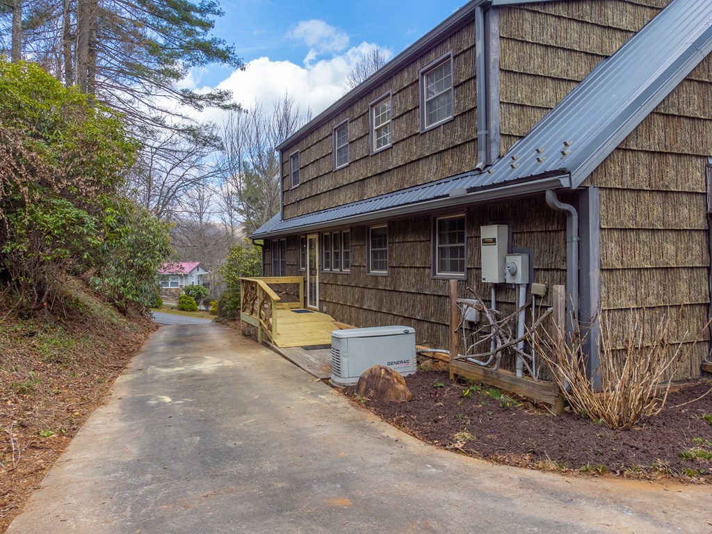 401 S Country Club Dr