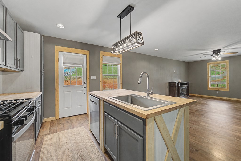 3240 Old Henson Cove