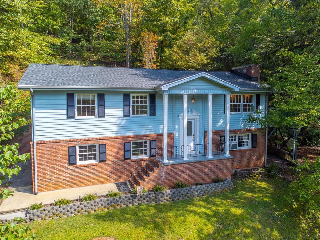 1168 N Country Club Dr