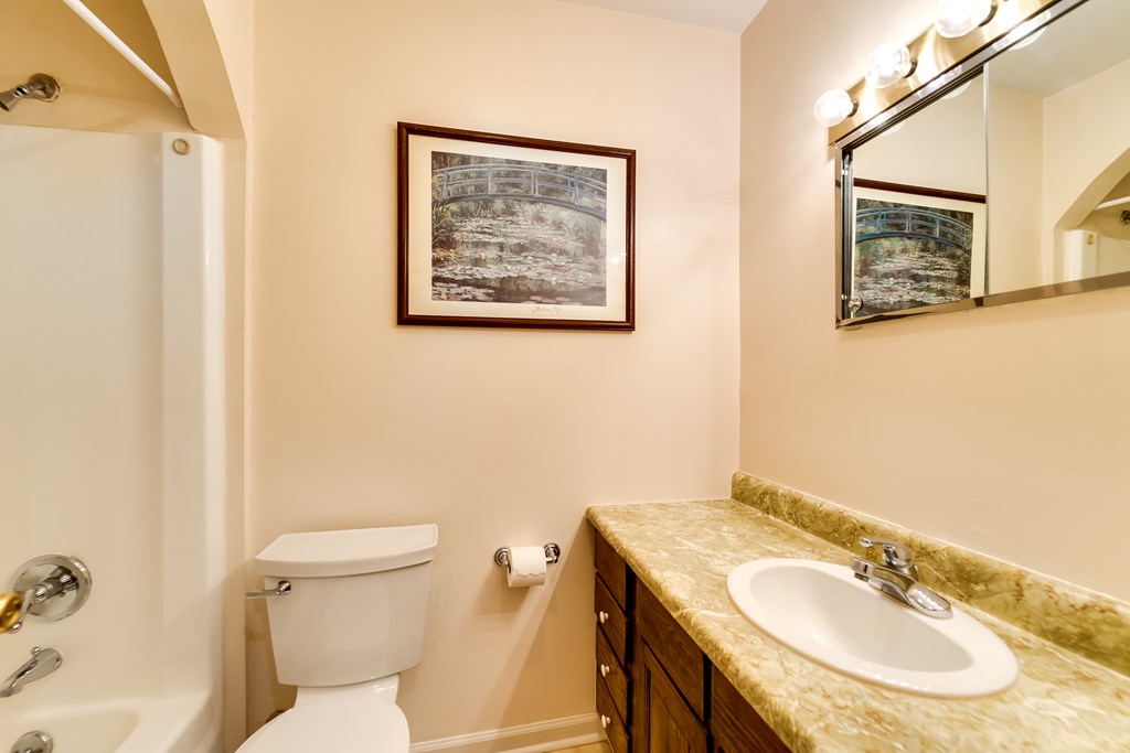 1168 N Country Club Dr