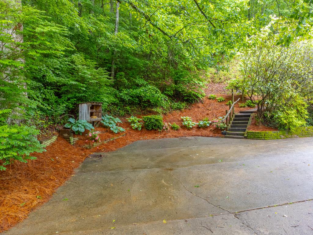 1168 N Country Club Dr