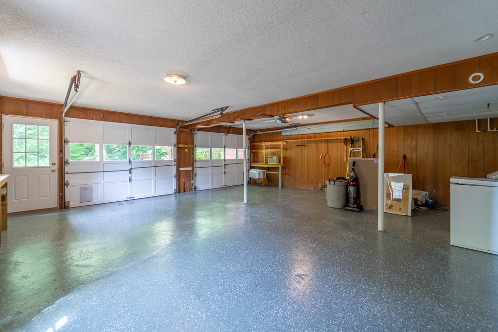 1168 N Country Club Dr