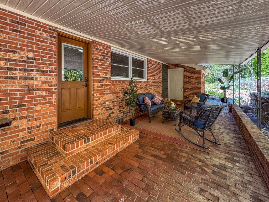 52 Briar Patch Rd