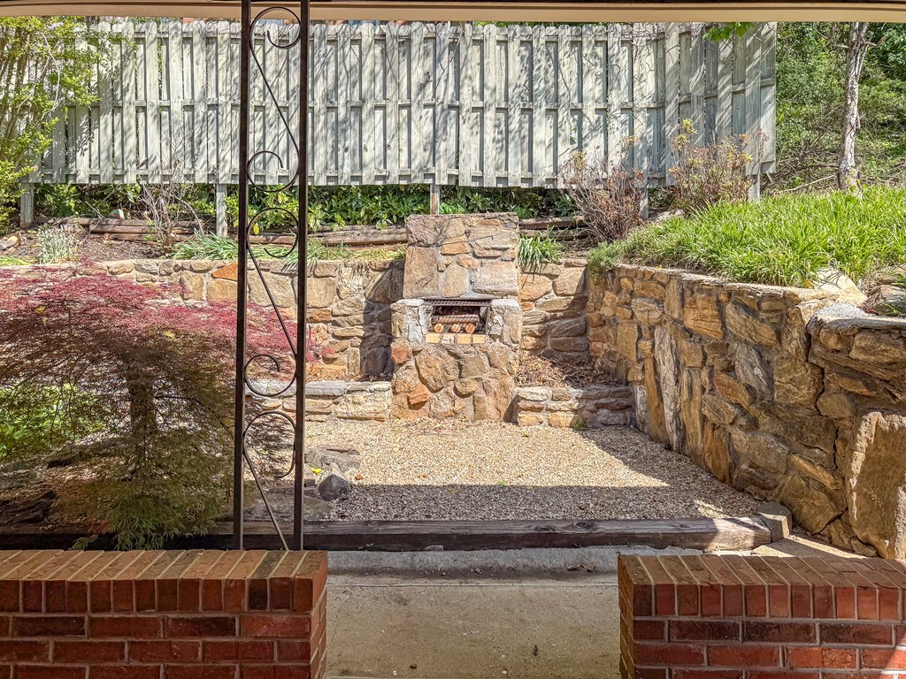 52 Briar Patch Rd