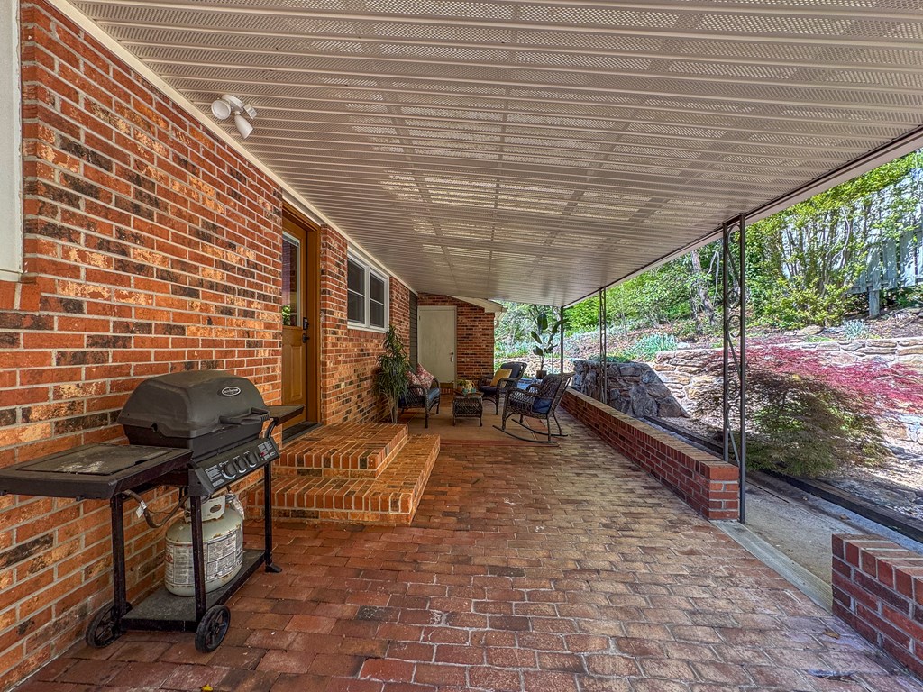 52 Briar Patch Rd