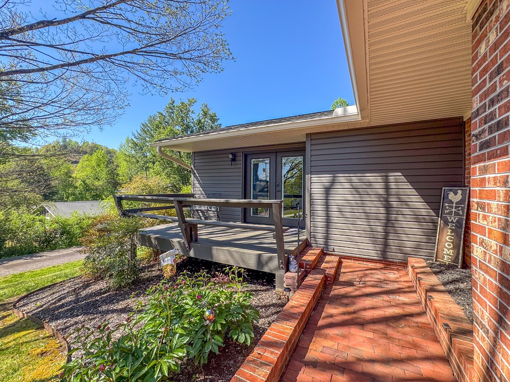 52 Briar Patch Rd