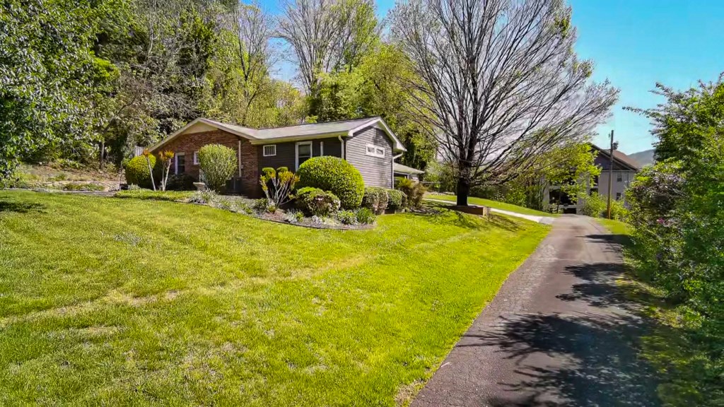 52 Briar Patch Rd