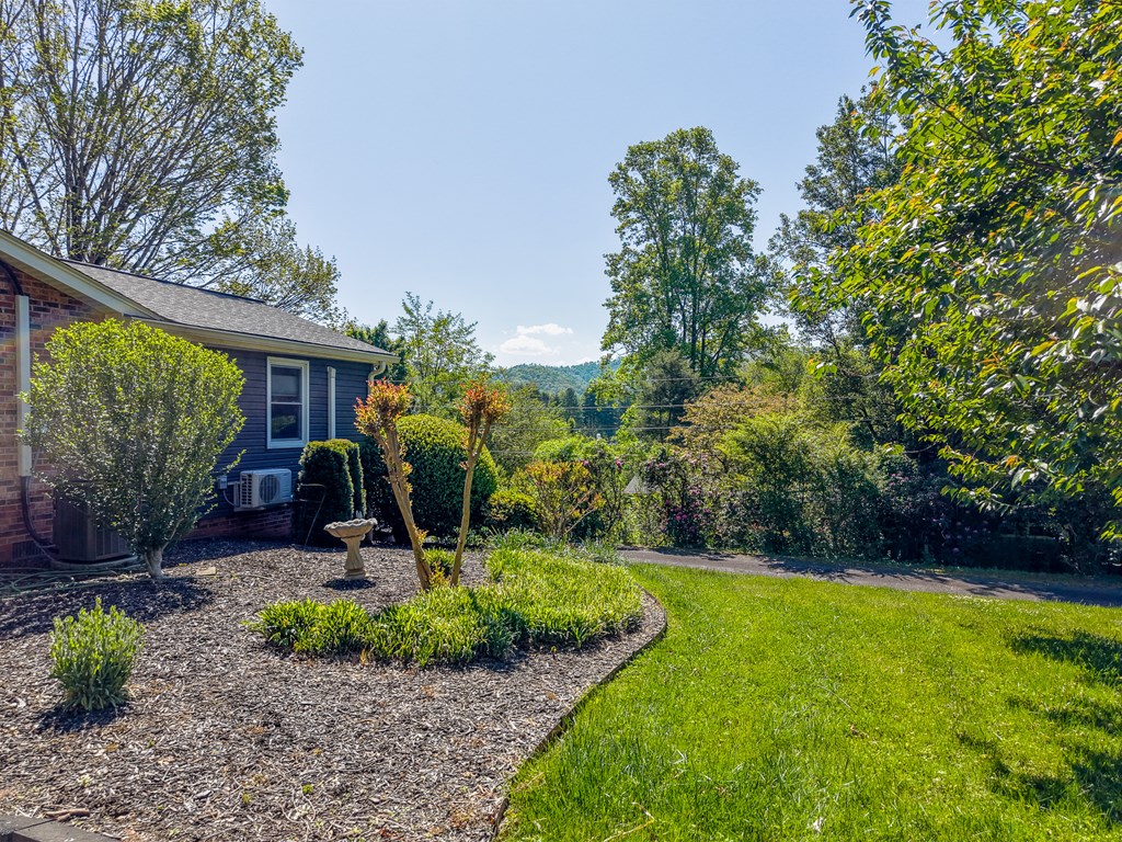 52 Briar Patch Rd