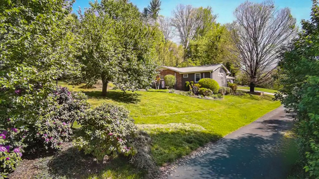 52 Briar Patch Rd