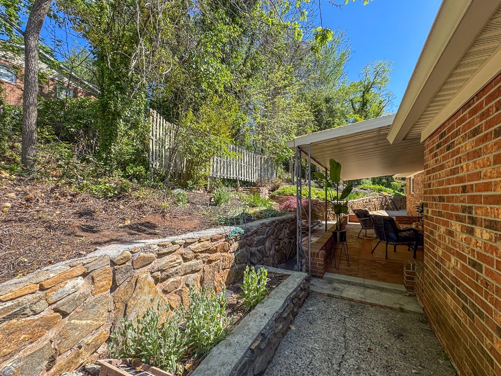 52 Briar Patch Rd
