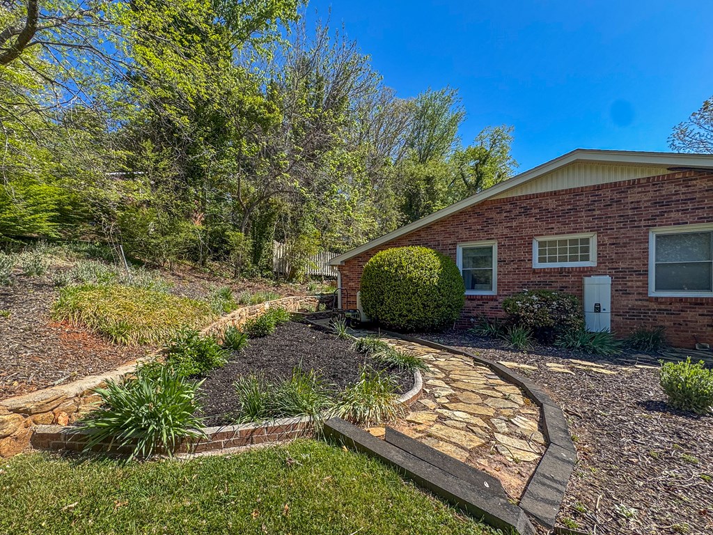 52 Briar Patch Rd