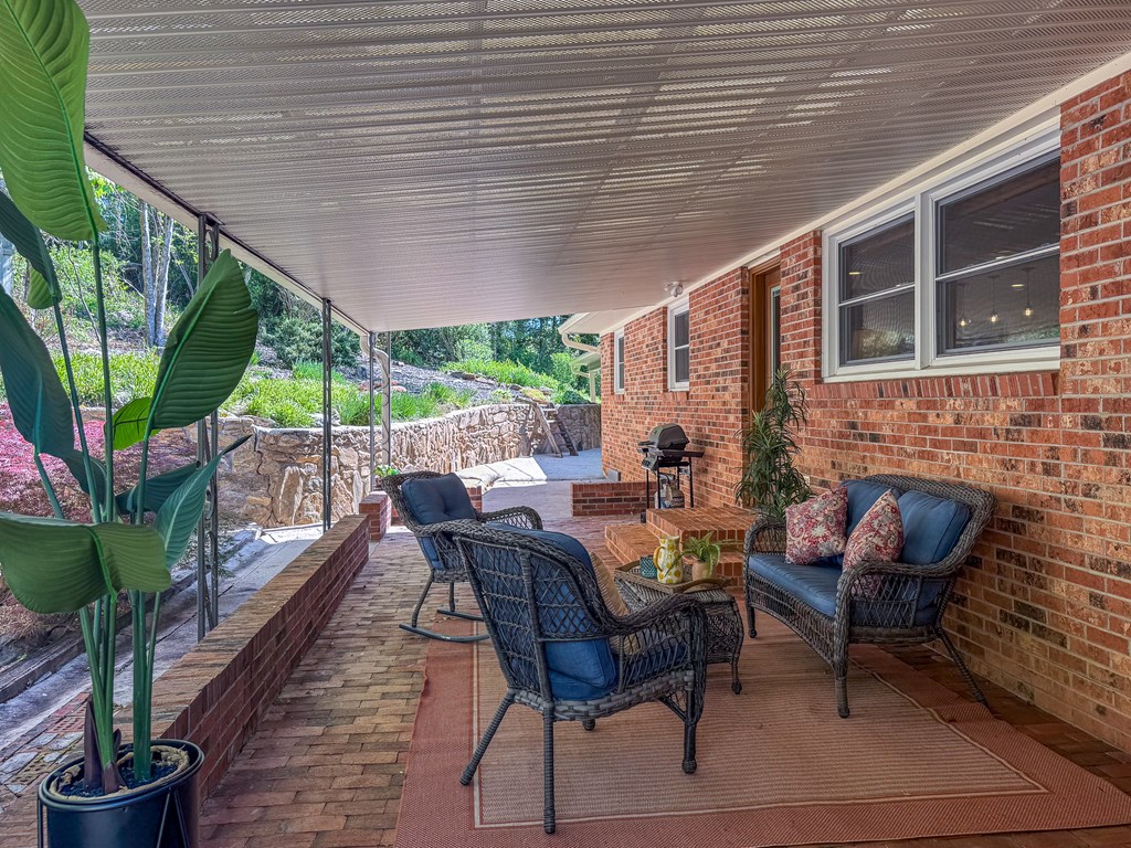 52 Briar Patch Rd